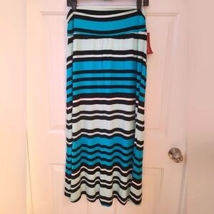 SZ L Maxi Skirt New with tags